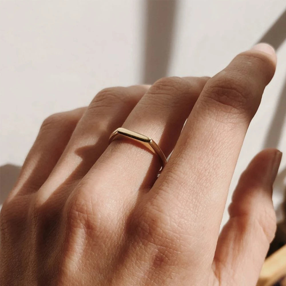 Simple Women's Ring by Rhévola